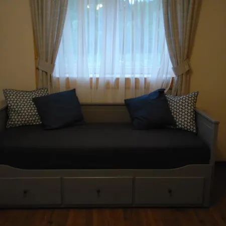 Goscinna Apartman *